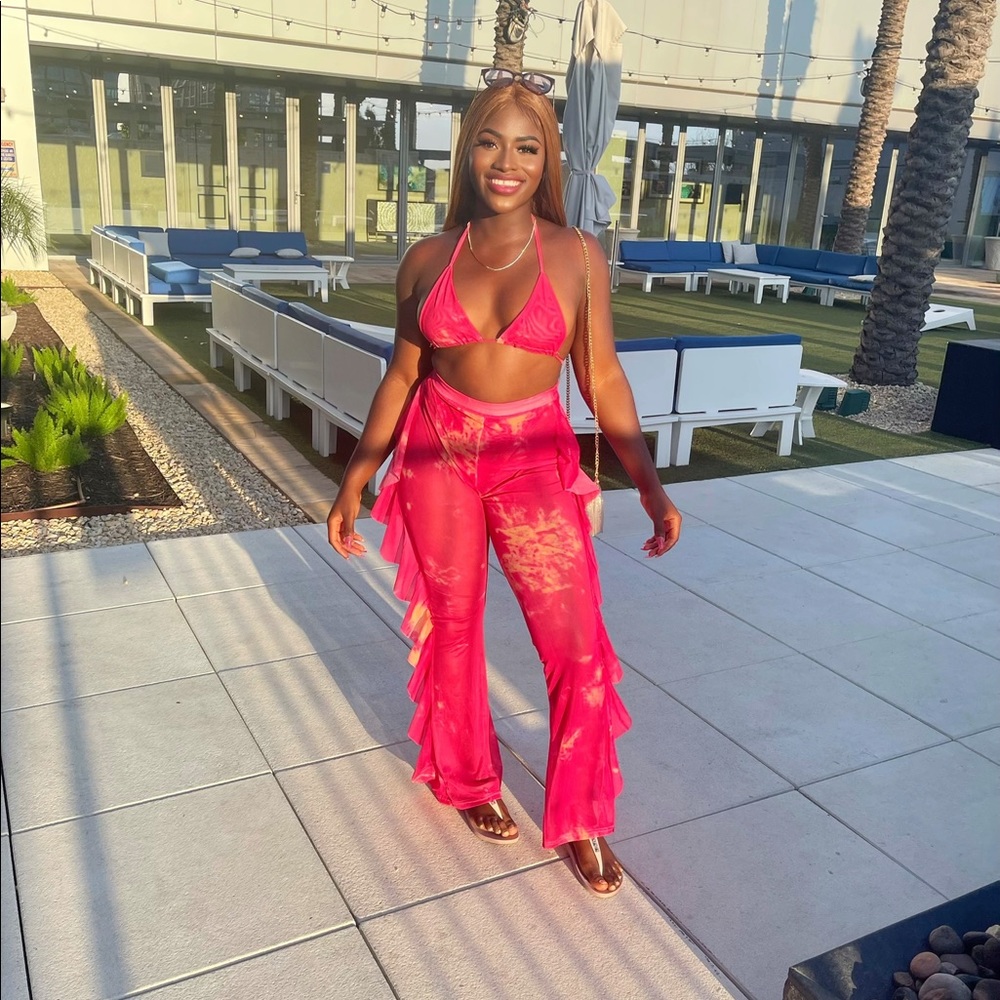 Two piece pool side/ swim / beach wear - Picture 5 of 5